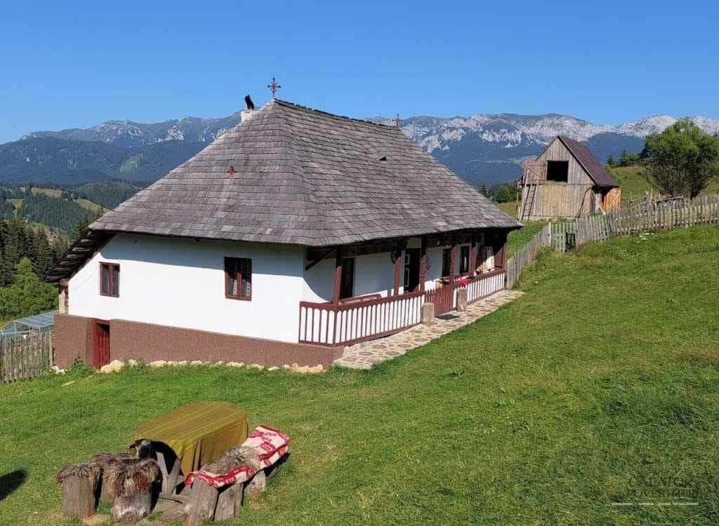Cazare la Fundata – casa Pelinica