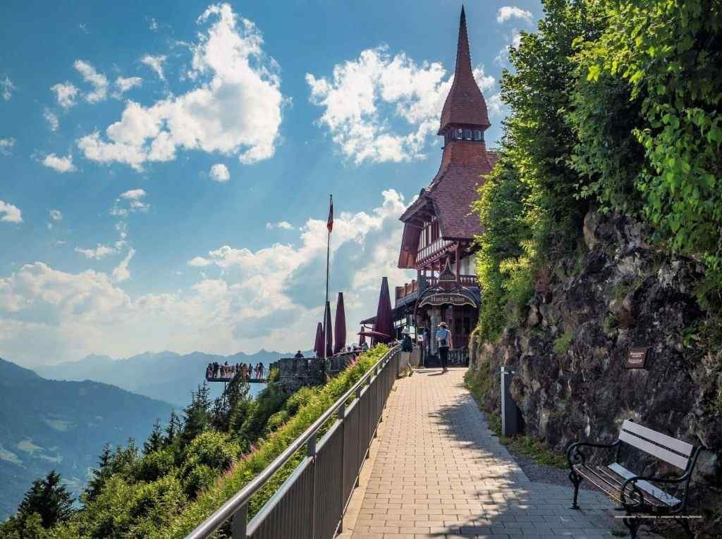 Interlaken - 5 destinatii incitante pe care sa le vizitezi in vacanta