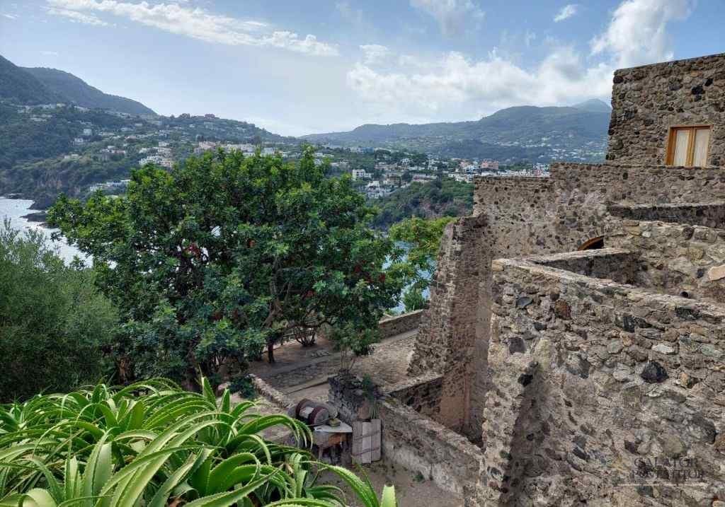 Atractii turistice Ischia, Castello Aragonese
