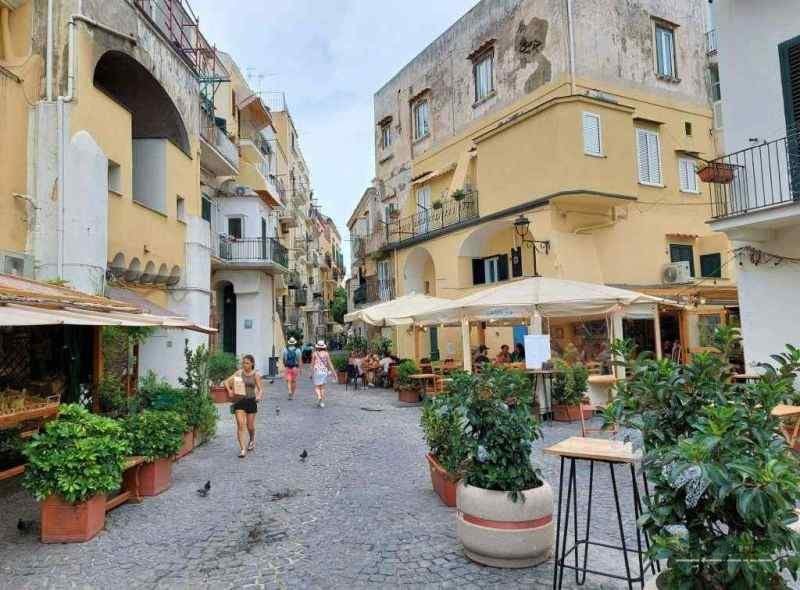 Ghid complet insula Ischia - Italia