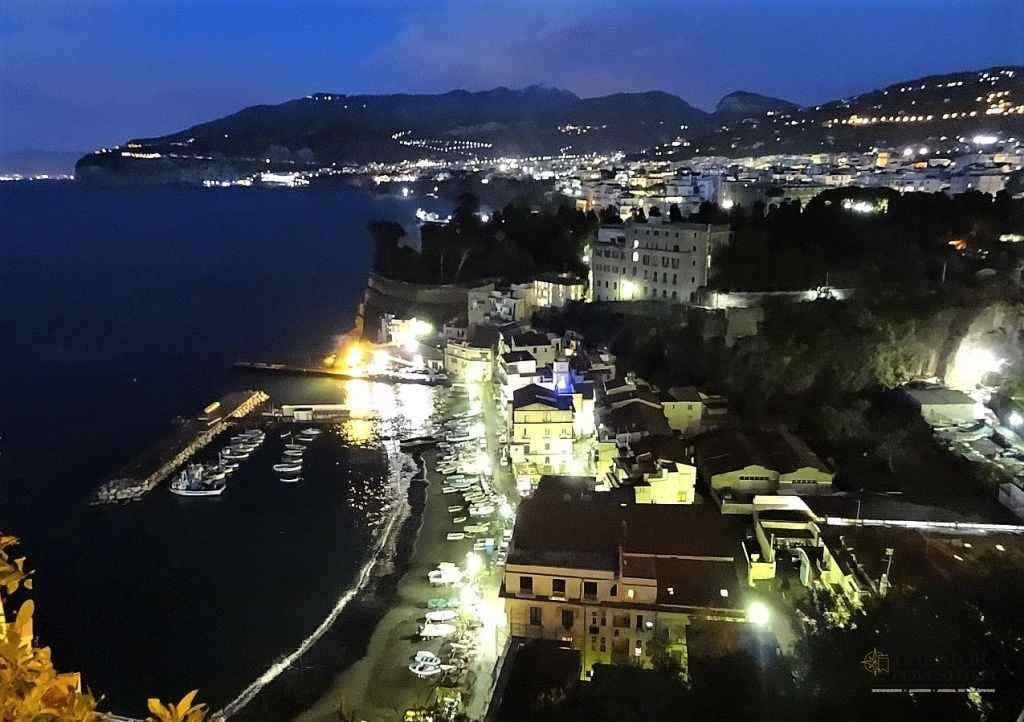 Orașe de pe Coasta Amalfitană