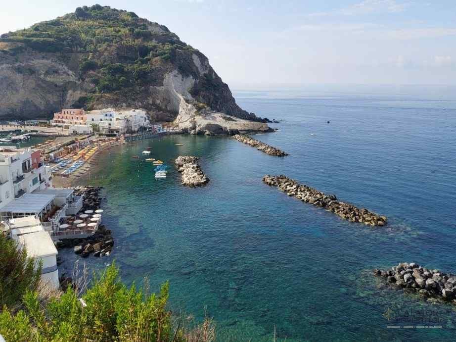 plajele uimitoare de pe insula Ischia