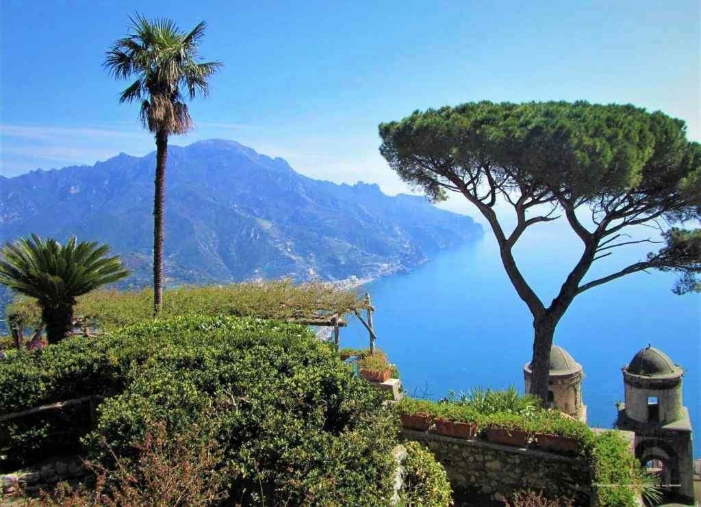 Top 5 gradini de vis. Oaze de frumusete in Italia.