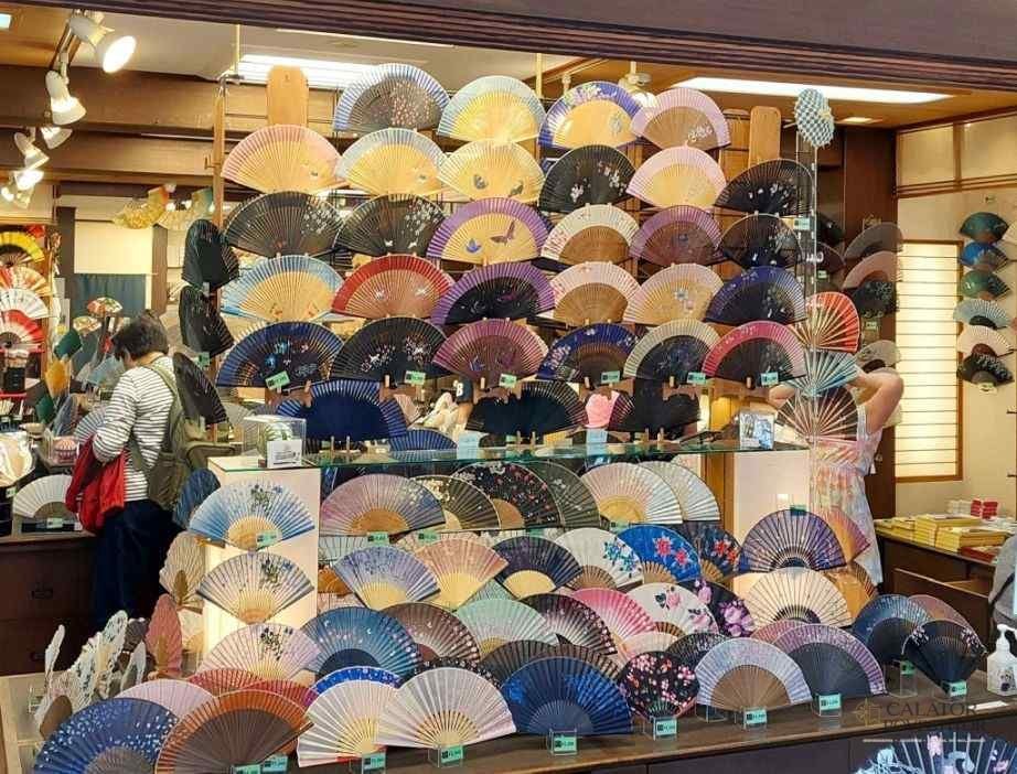 4 obiective turistice din Tokyo - Ginza, Asakusa, Shibuya si Shinjuku