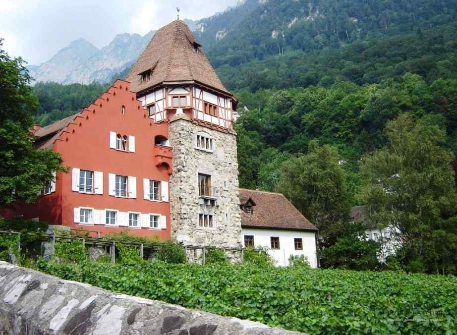 Atractii turistice in Liechtenstein - Vaduz, una din cele mai mici capitale din Europa