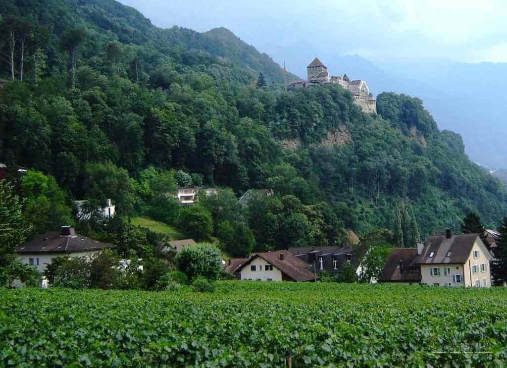 Atractii turistice in Liechtenstein - Vaduz, una din cele mai mici capitale din Europa