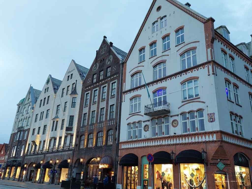 Bergen-poarta magica inspre minunatele fiorduri din Norvegia