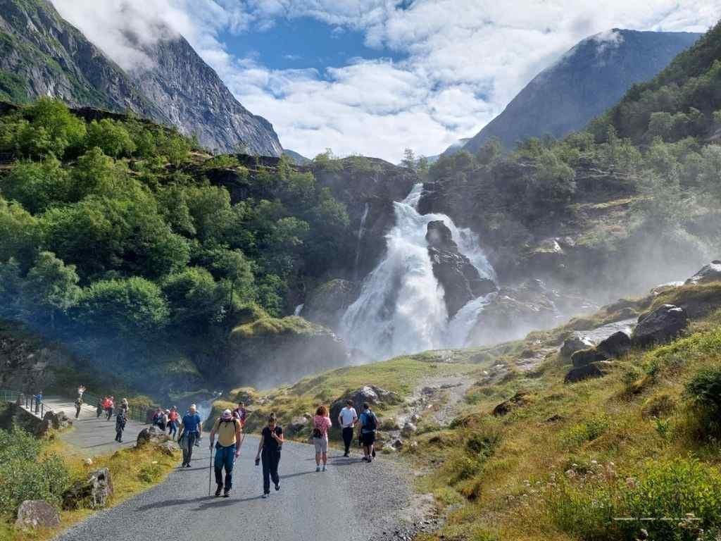 Calatorie in Norvegia : Atlantic Road si alte atractii turistice in Tara Fiordurilor