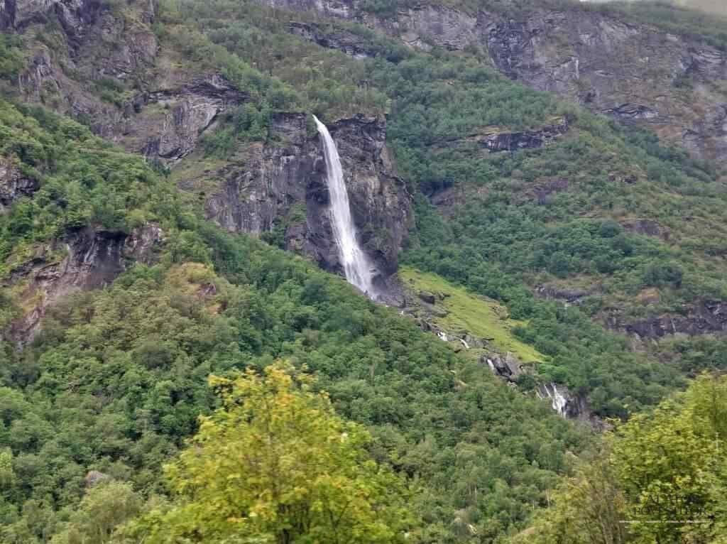 Calatorie in Norvegia : Atlantic Road si alte atractii turistice in Tara Fiordurilor