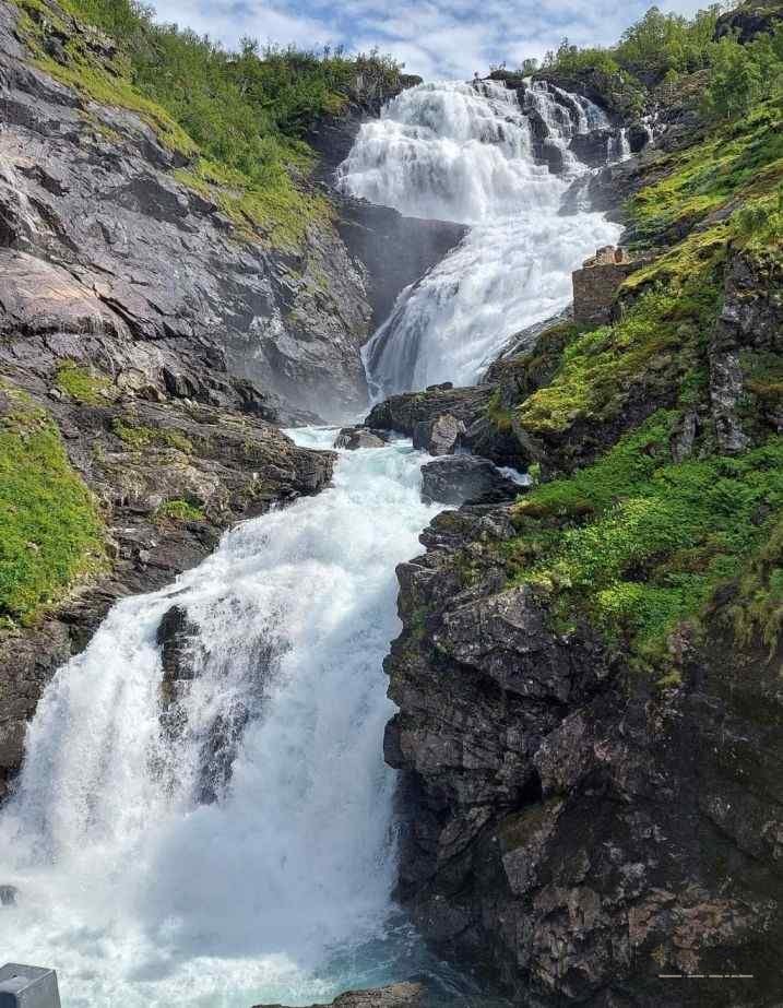 Calatorie in Norvegia : Atlantic Road si alte atractii turistice in Tara Fiordurilor