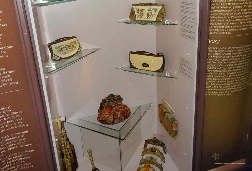 Bags and Purse Museum