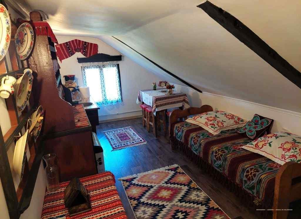 Cazare la Fundata – casa rustică și primitoare