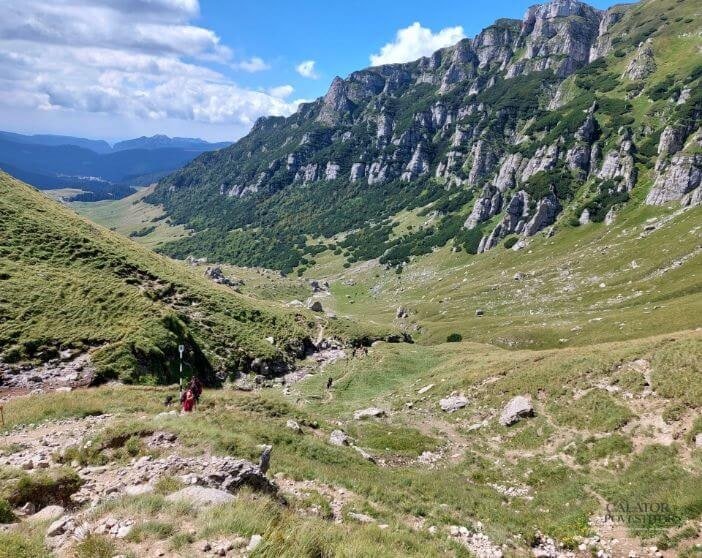 Frumusetea Muntilor Bucegi: traseu inedit spre varful Omu