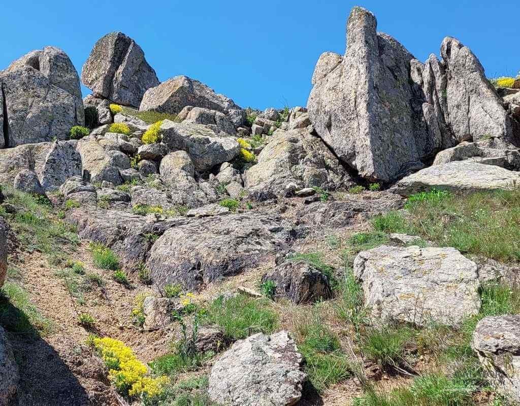 Muntii Macin - trasee montane de o zi