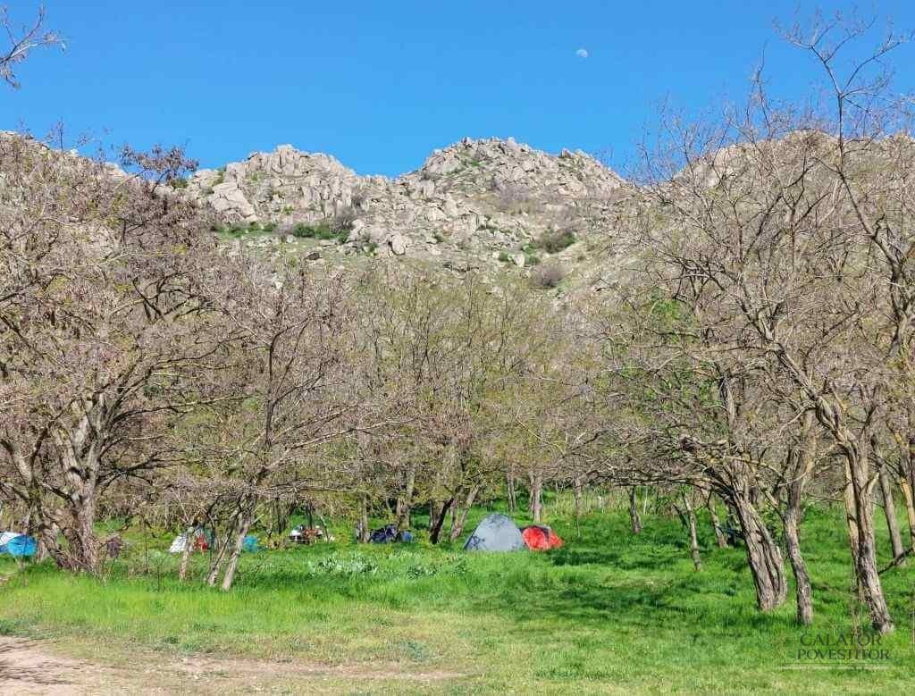 Muntii Macin - trasee montane de o zi