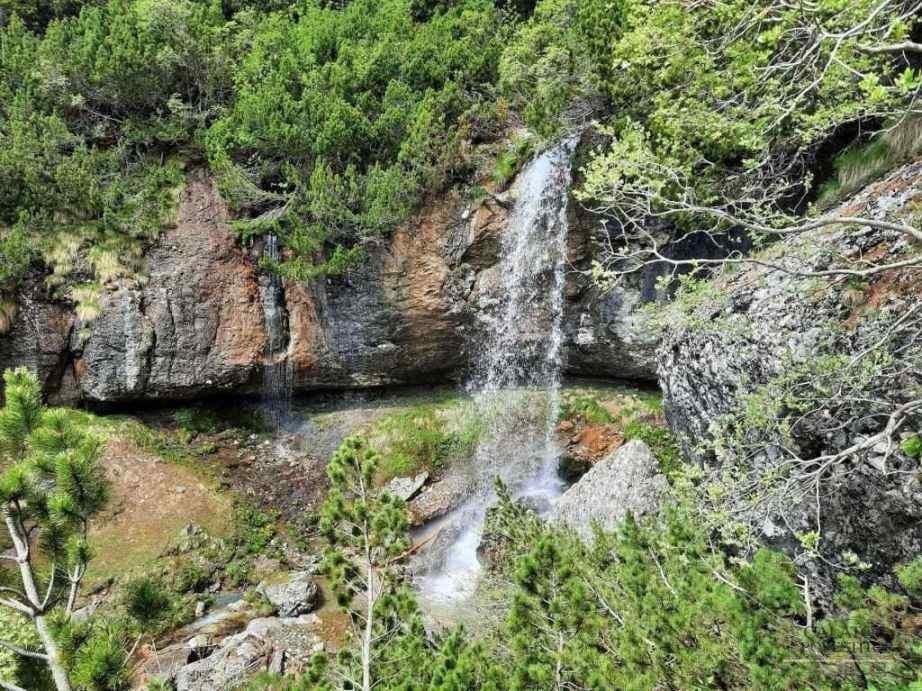 Trasee montane din Bucegi - Cascada Doamnele