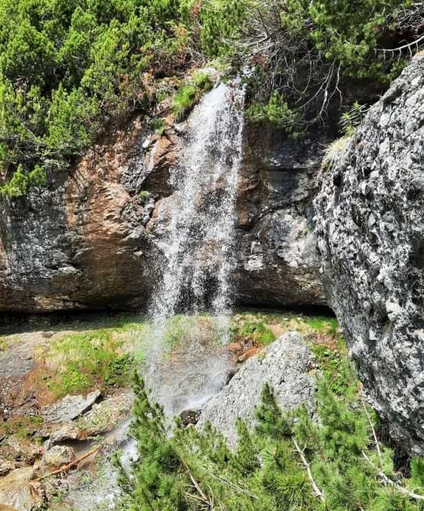 Trasee montane din Bucegi - Cascada Doamnele