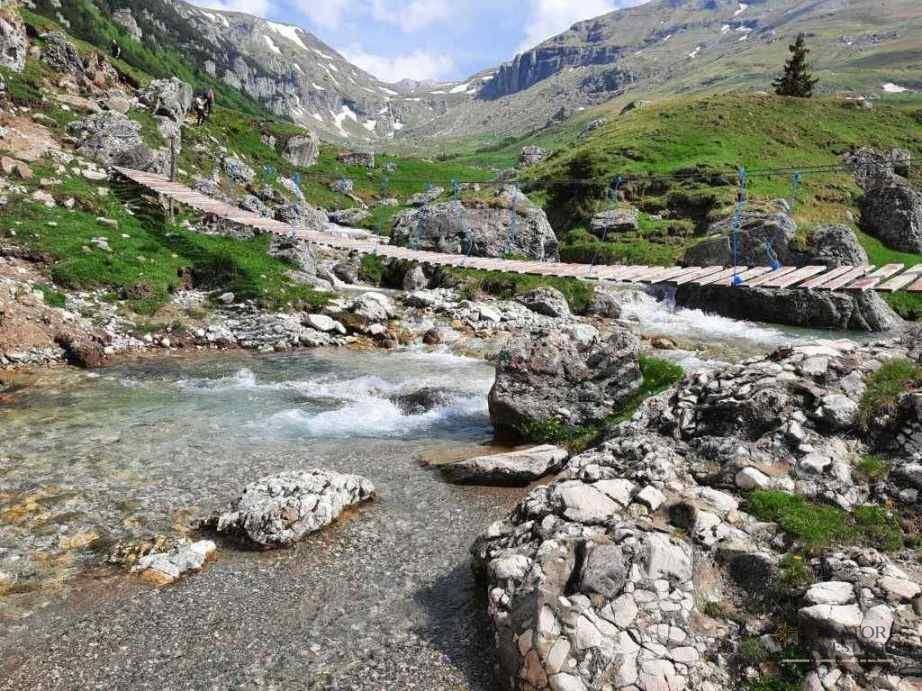 Trasee montane din Bucegi - Cascada Doamnele