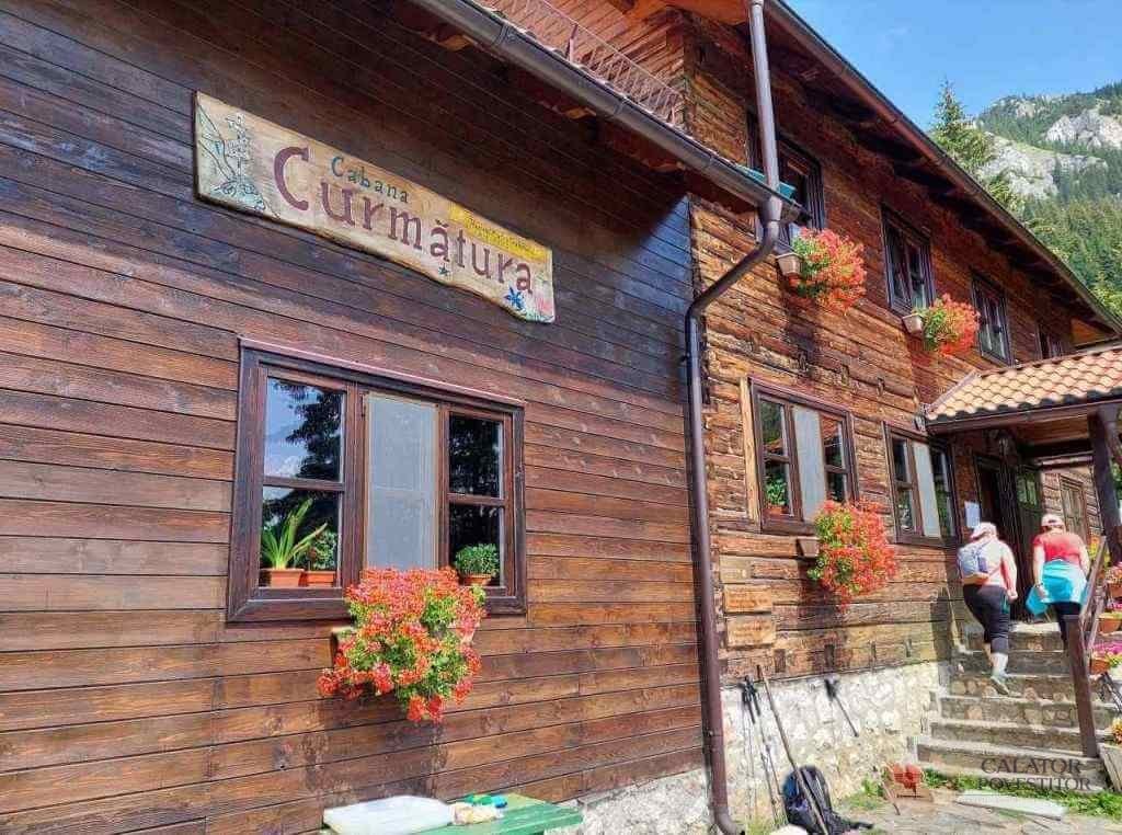 Trasee montane Piatra Craiului - cabana Curmatura