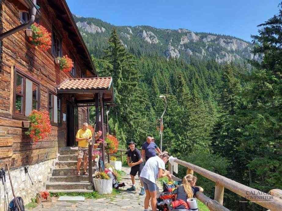 Trasee montane Piatra Craiului - cabana Curmatura