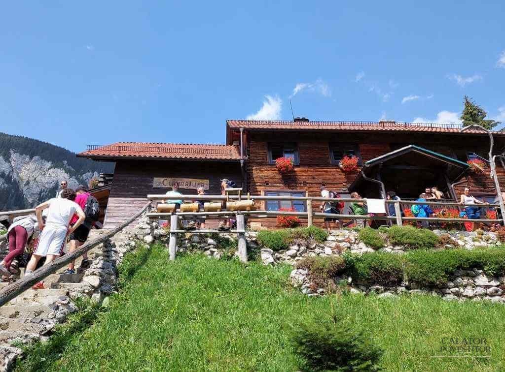 Trasee montane Piatra Craiului - cabana Curmatura