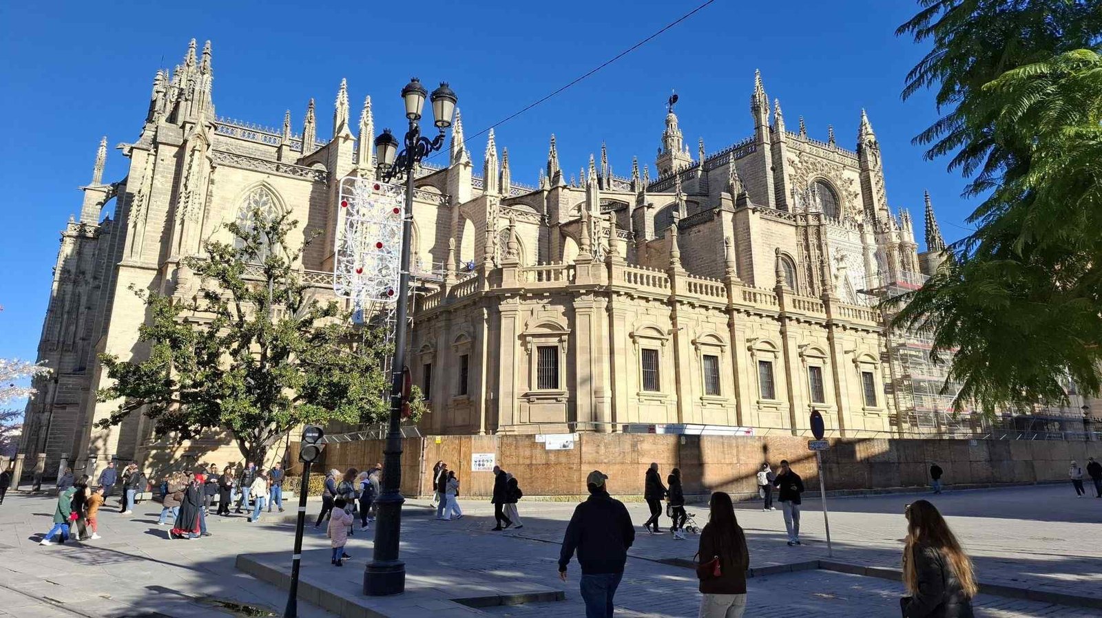 Ghid Monumental Sevilla: Real Alcázar, Catedrala și Casa de Pilatos