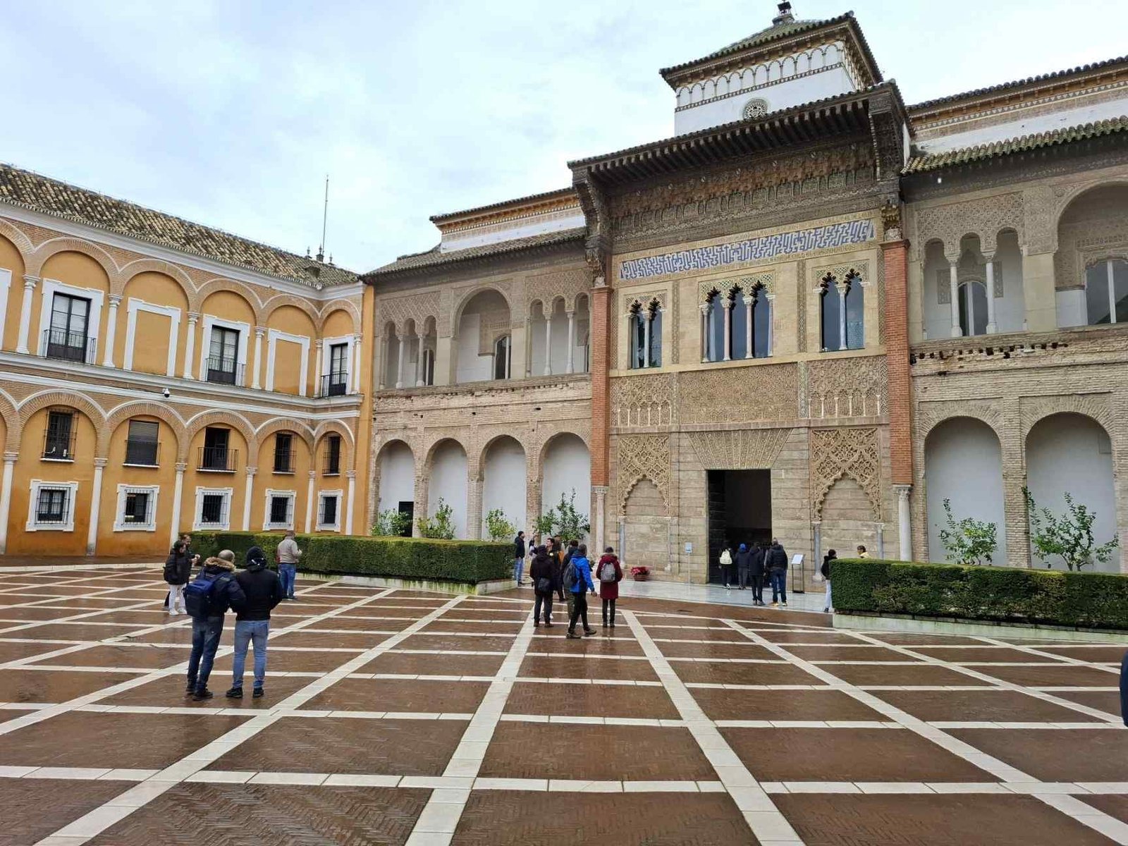 patio de la monteria real alcazar
