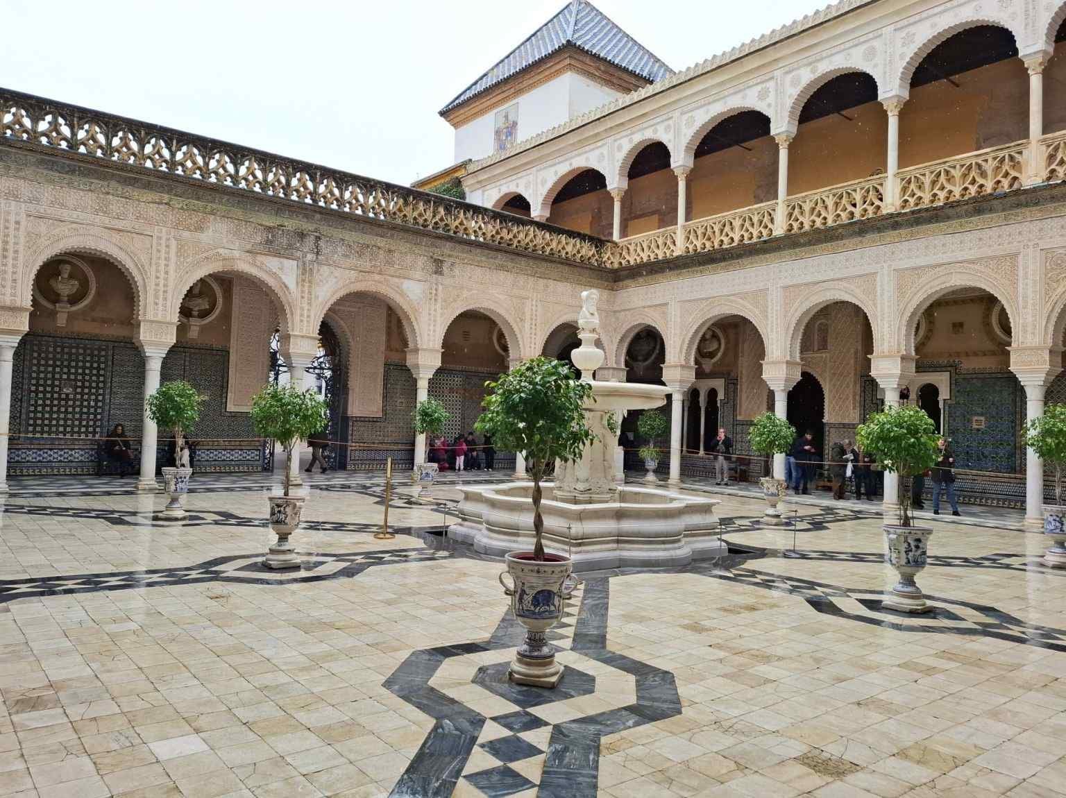 curte principala casa de pilatos