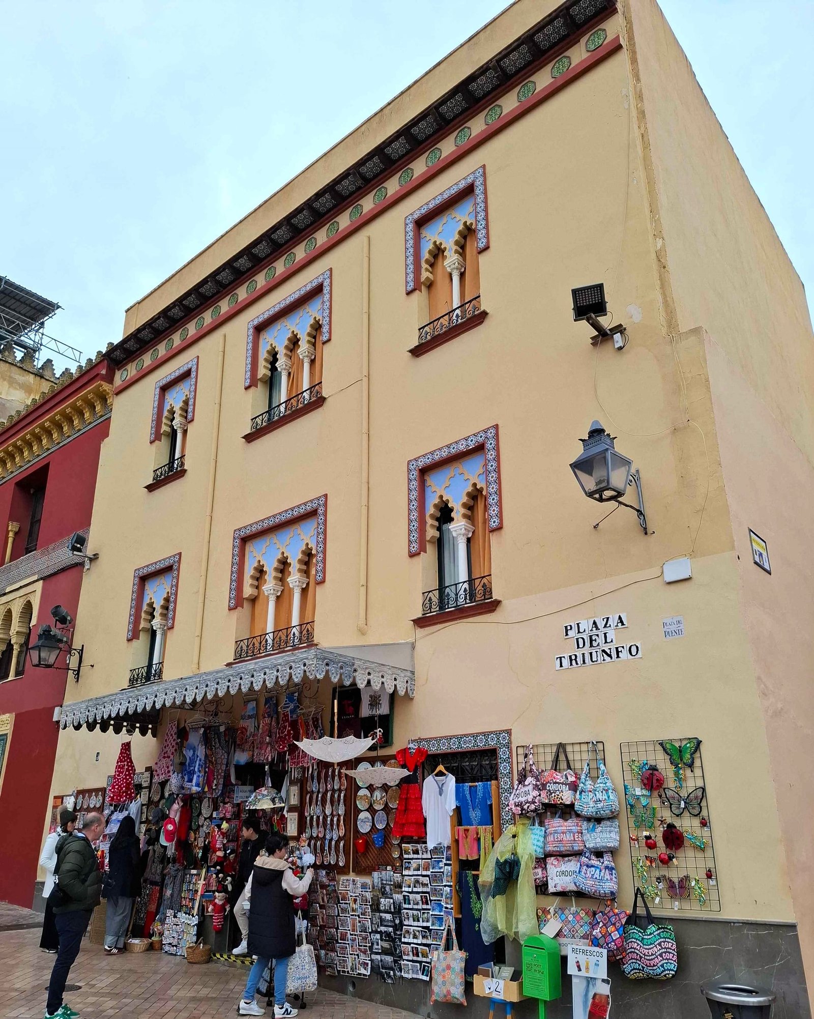 magazin suveniruri plaza del triunfo cordoba