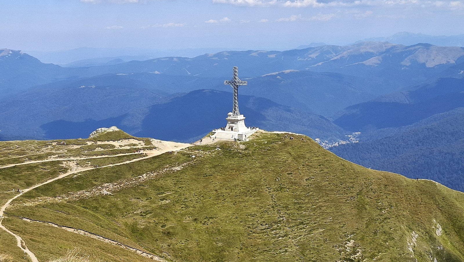 Munții Bucegi: Traseul Piatra Arsă – Babele – Crucea Eroilor